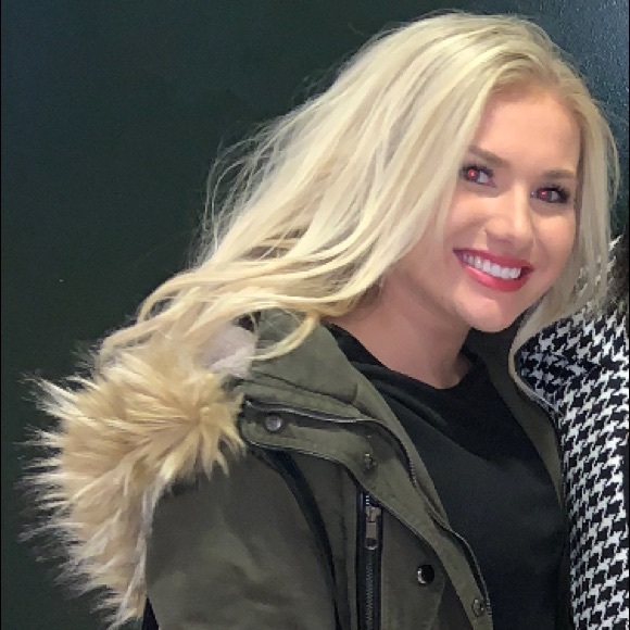 Meet your Posher, Kaitlyn - Picture 1 of 1